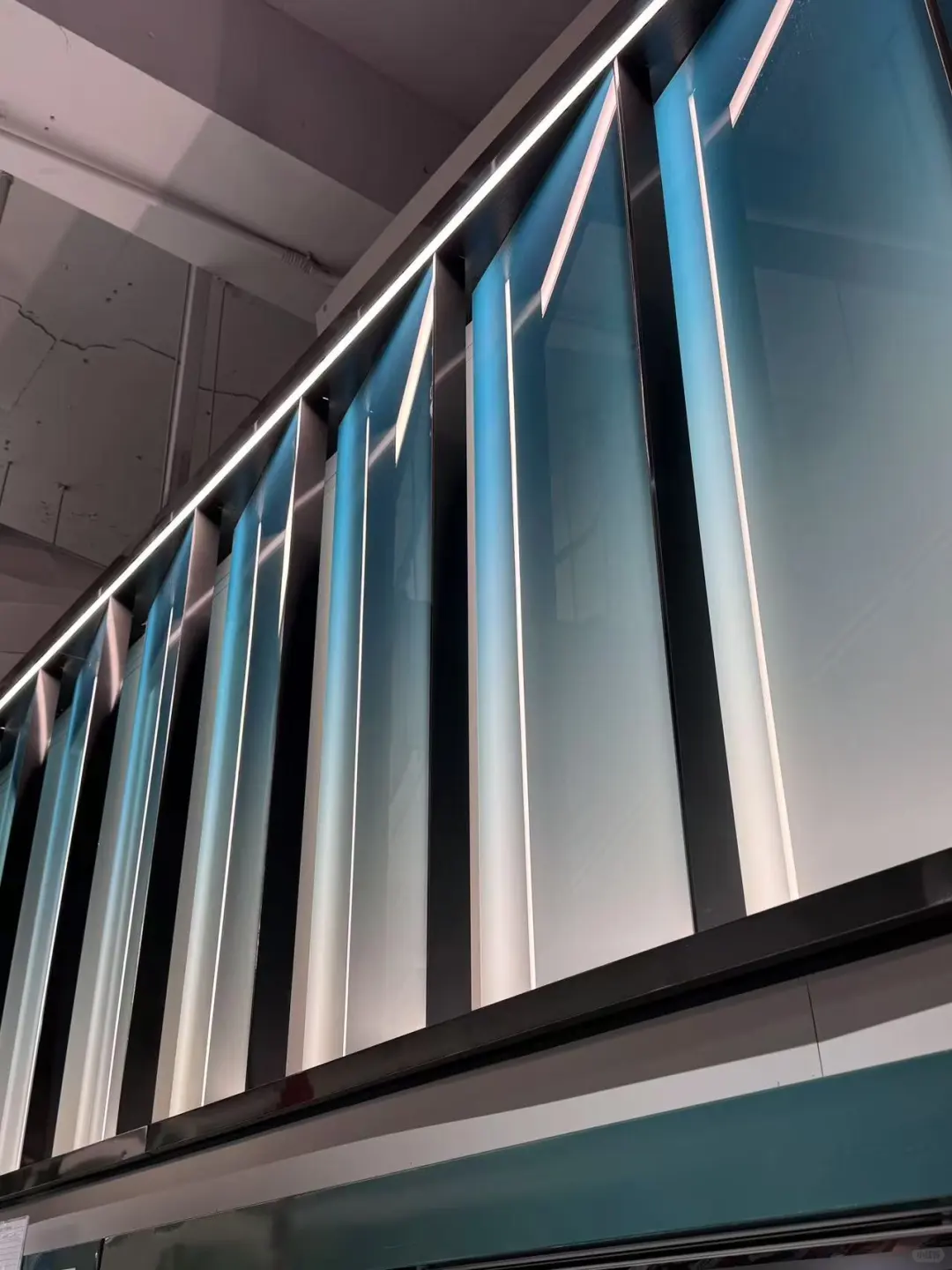 渐变玻璃，店铺装修效果