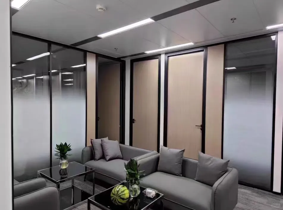 ⛳️近日成都玻璃贴施工案例!