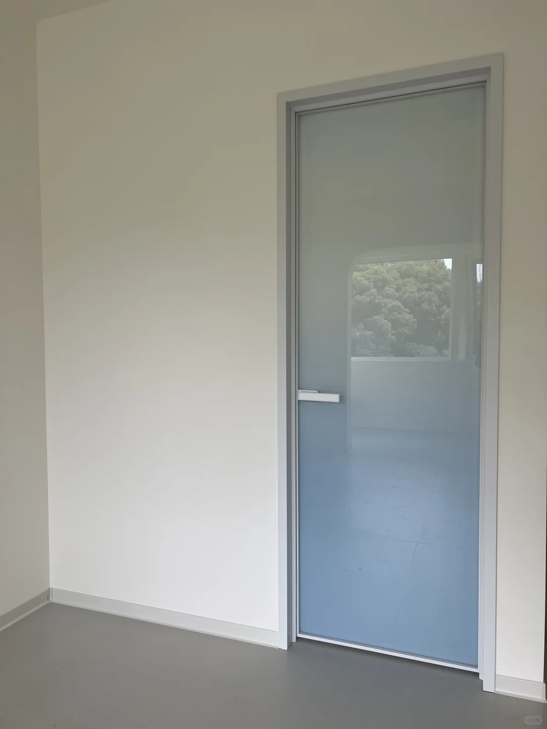 ? 家居升级必备：极简风木门玻璃门组合分享