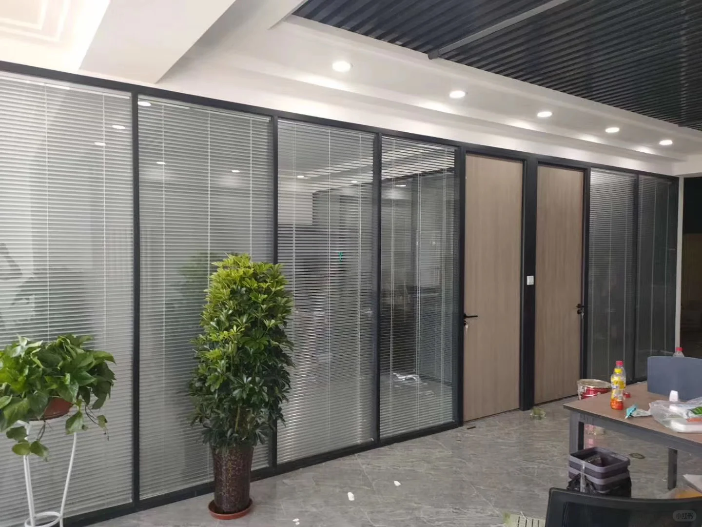 四川成都厂家直销办公室玻璃隔断墙