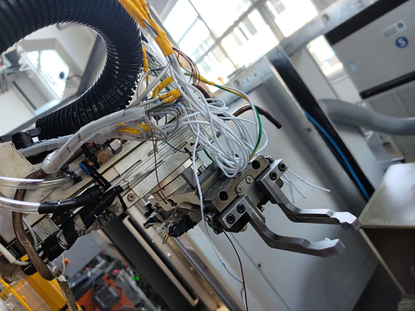 体验一下电工的另一路线