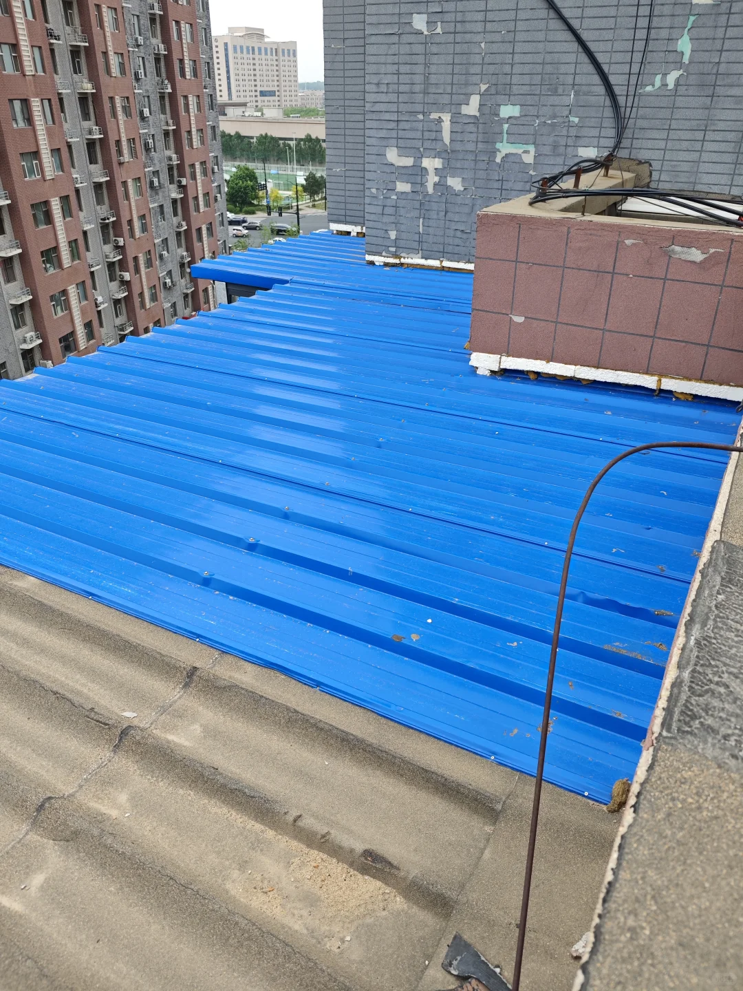 彩钢瓦防水，东方雨虹自粘卷材？还是火烤的