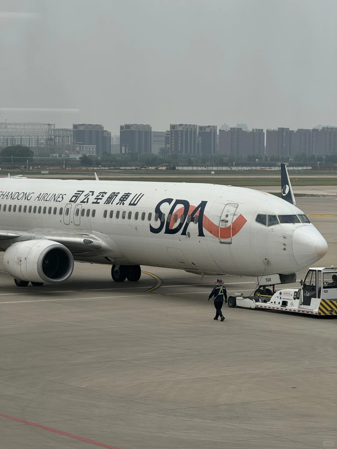 交换一张你在航站楼里拍的飞机✈