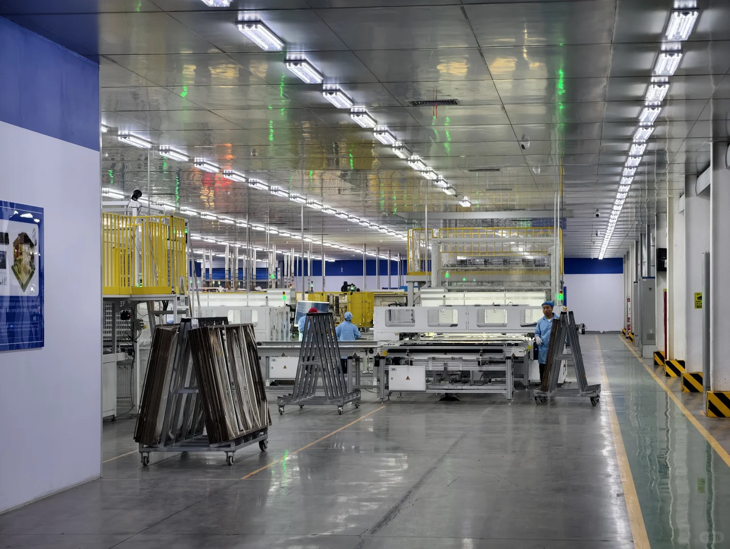 光伏板制作下的吵闹