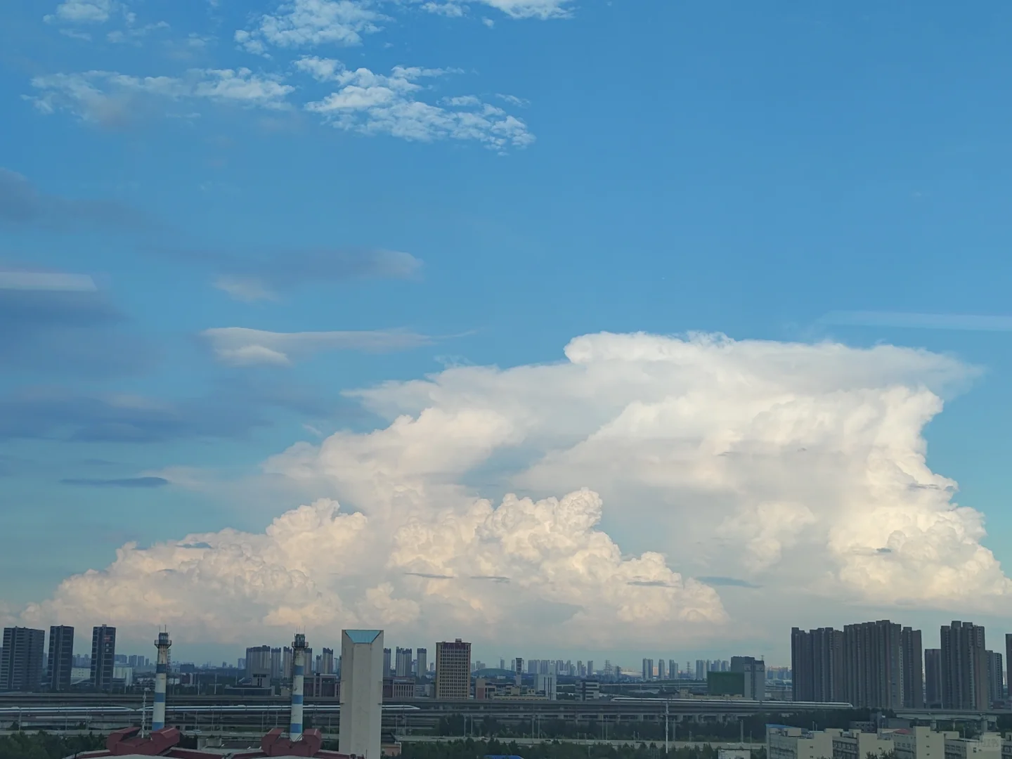 大件运输 注意避让