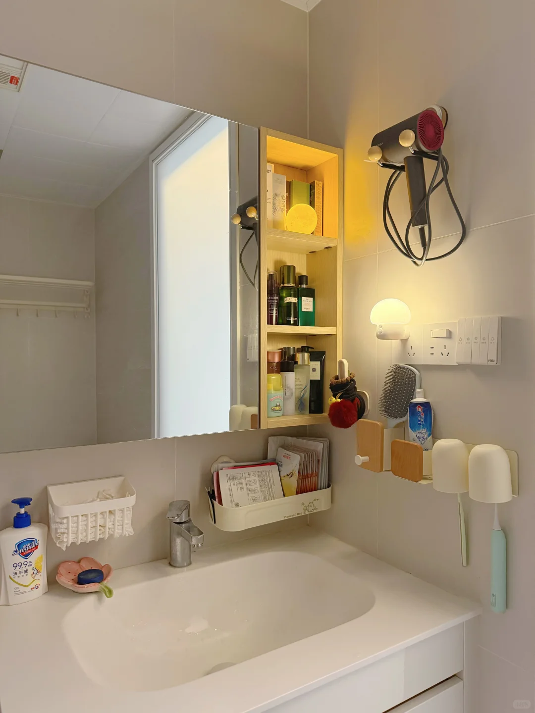 0.8M洗漱台｜长期主义的超紧凑收纳分享?