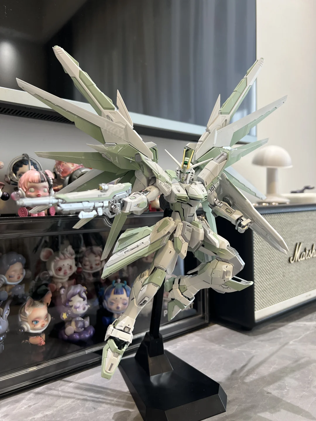 看到这个高达礼物真的会心动！好喜欢！治愈☘️