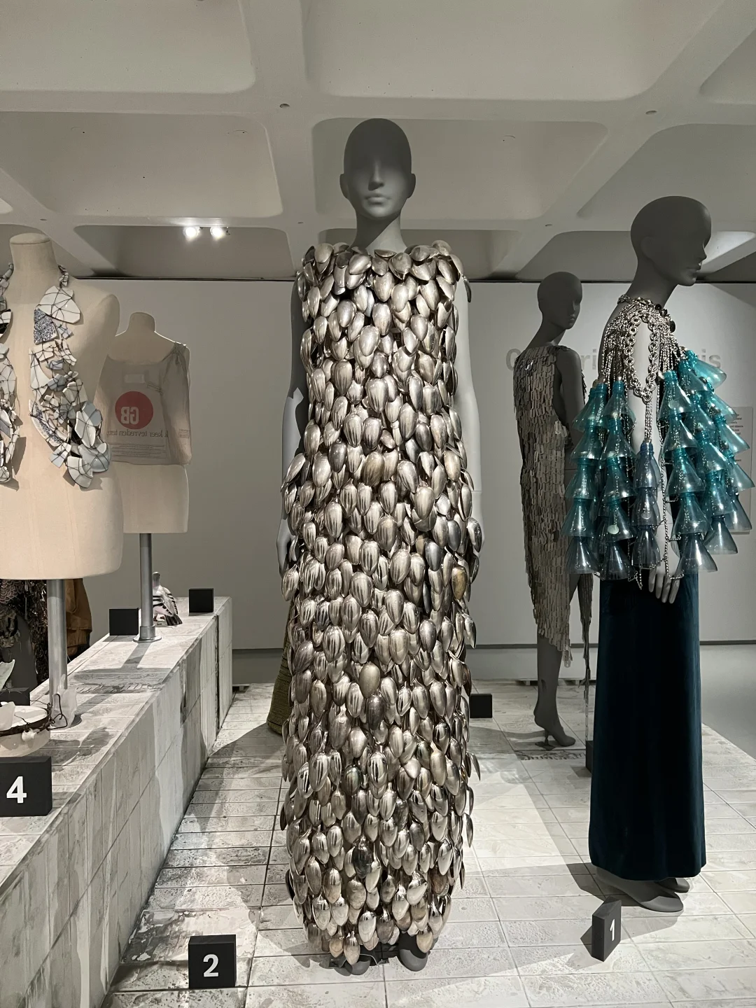 近距离看 Margiela｜Dirty Looks 展览