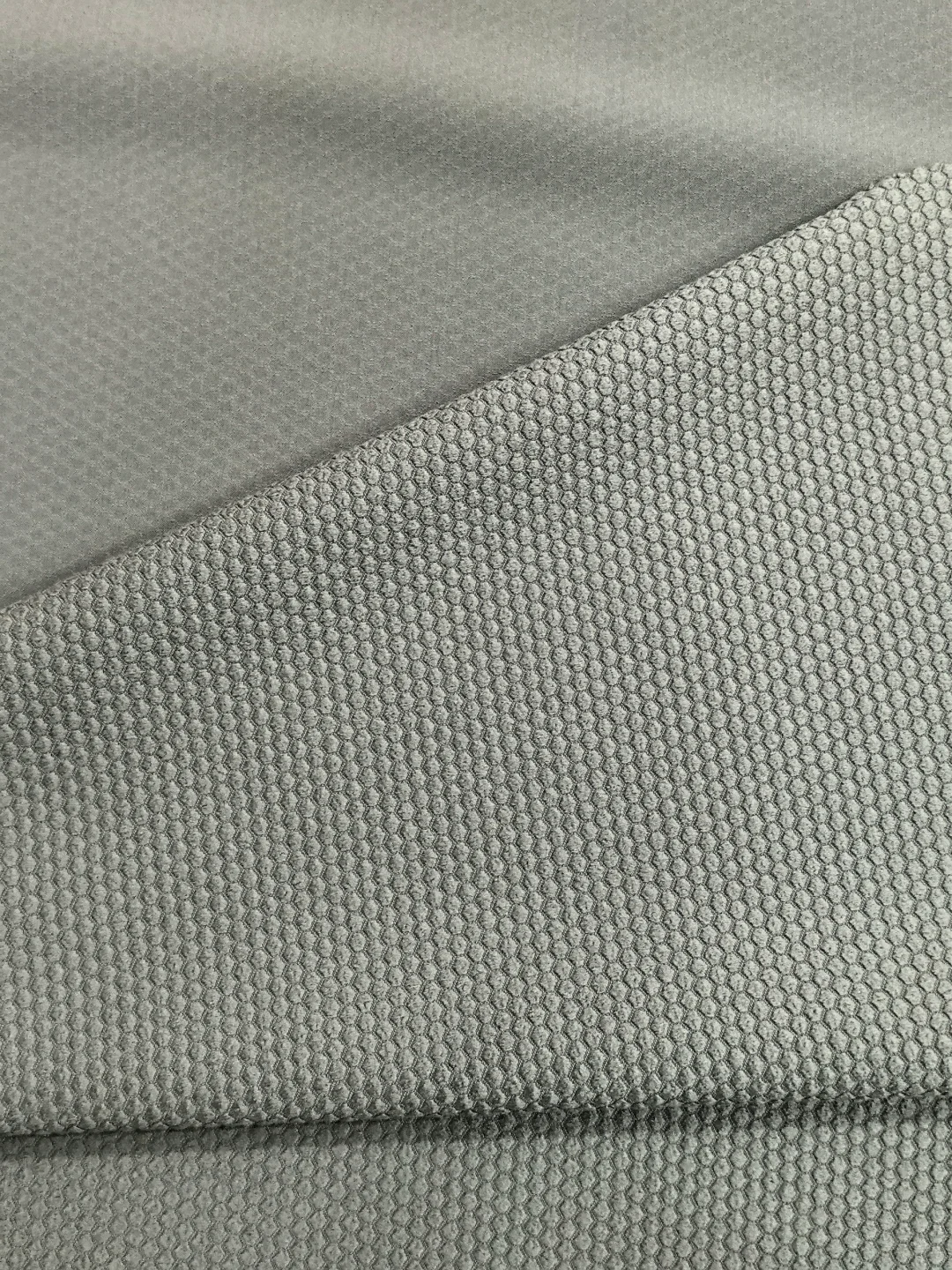 软壳户外 | 蜂窝肌理感防泼水登山服面料