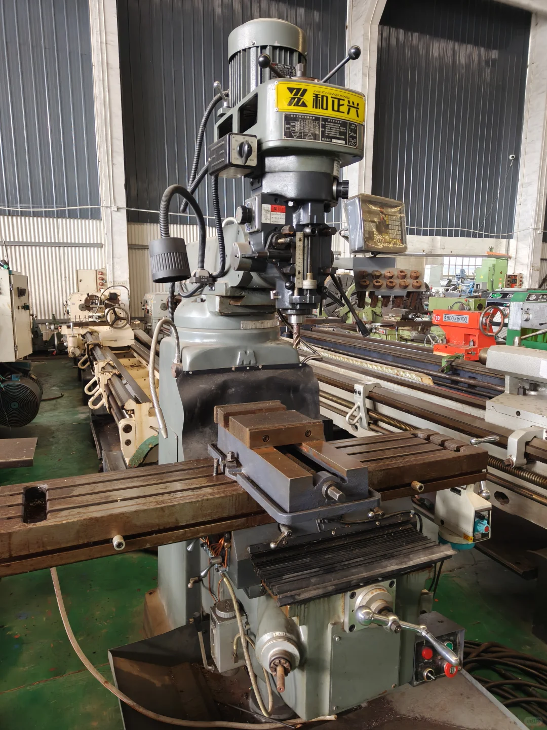 4Y炮塔铣床：工业制造的幕后英雄 ??