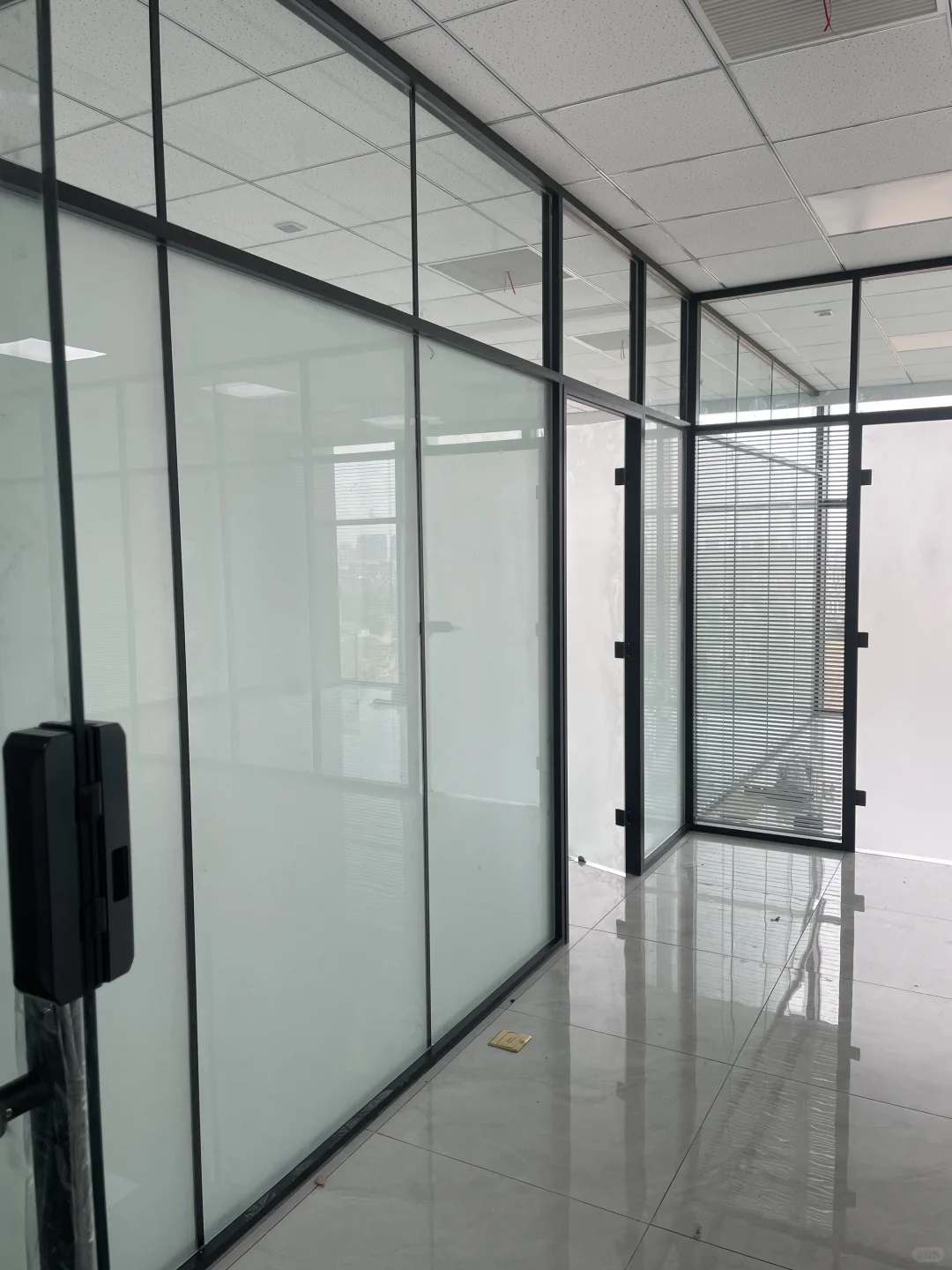 青岛透明玻璃隔断168一平方起