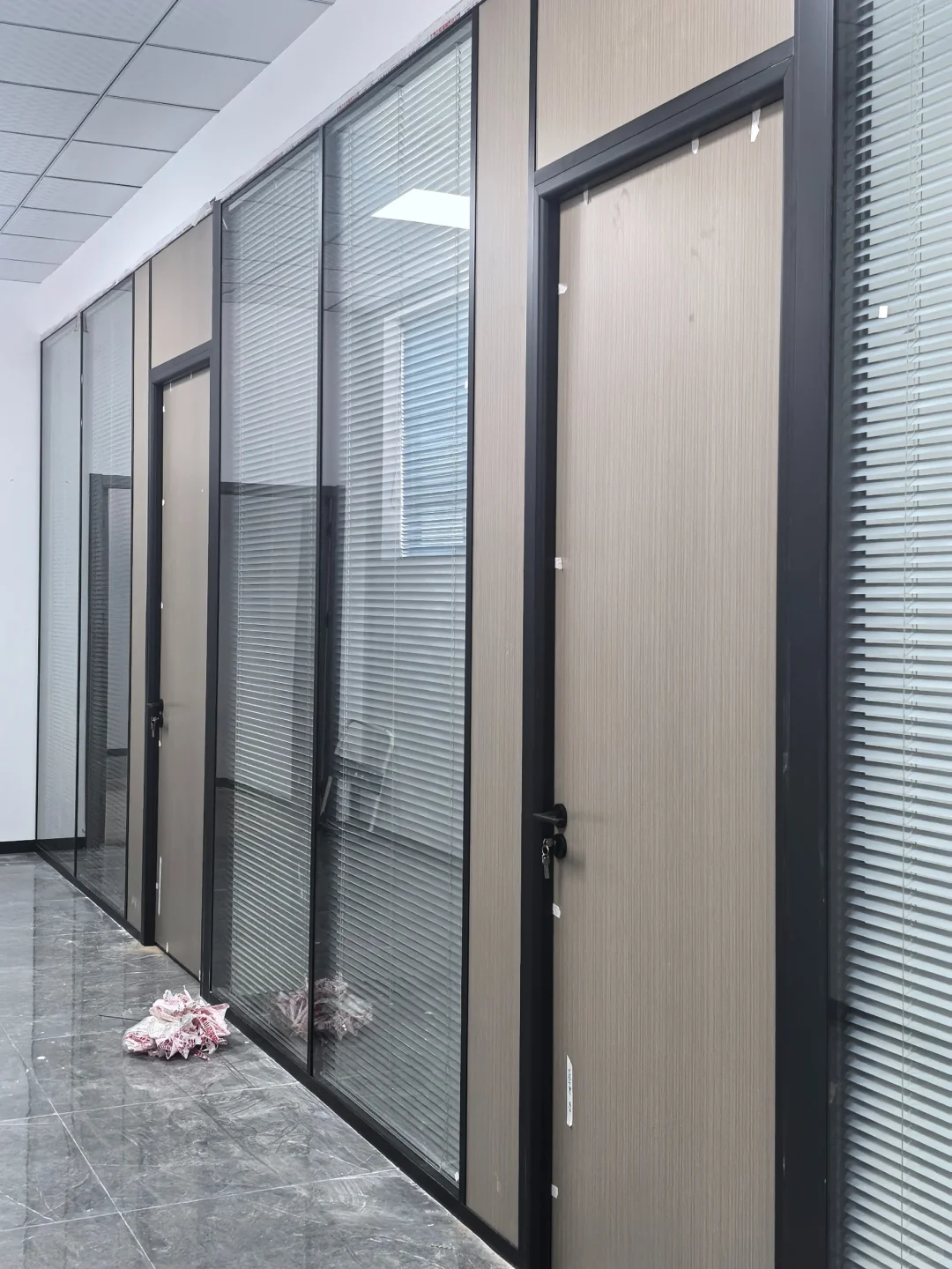 玻璃隔断厂价直出！单玻180/平~双玻200/平