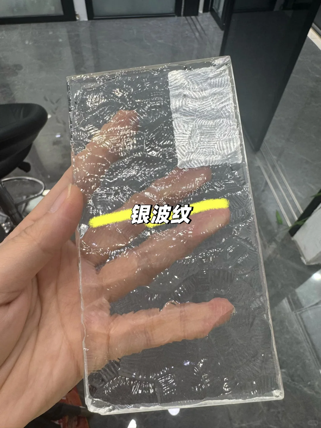 ?厨房玻璃门怎么选，别再傻傻分不清