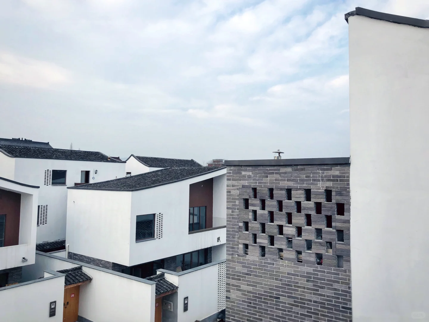 gad把吴冠中的画改造成最美回迁房：东梓关村