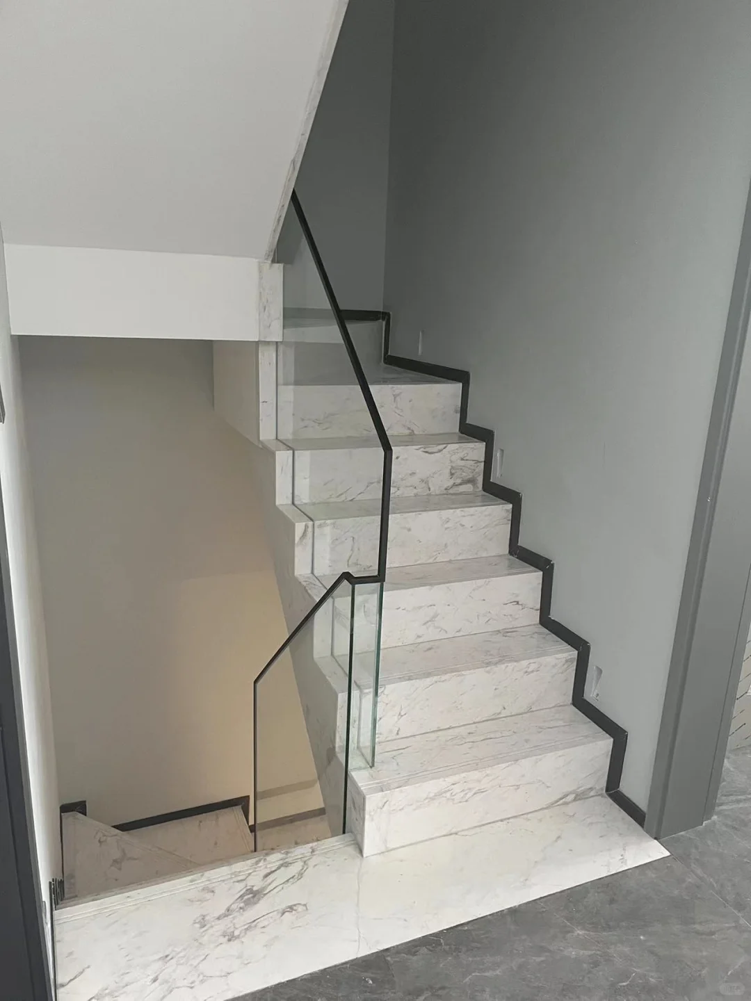 楼梯扶手6＋6钢化夹胶玻璃