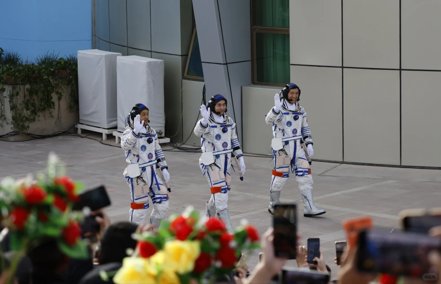 一组可以当壁纸的照片，你pick哪一张？