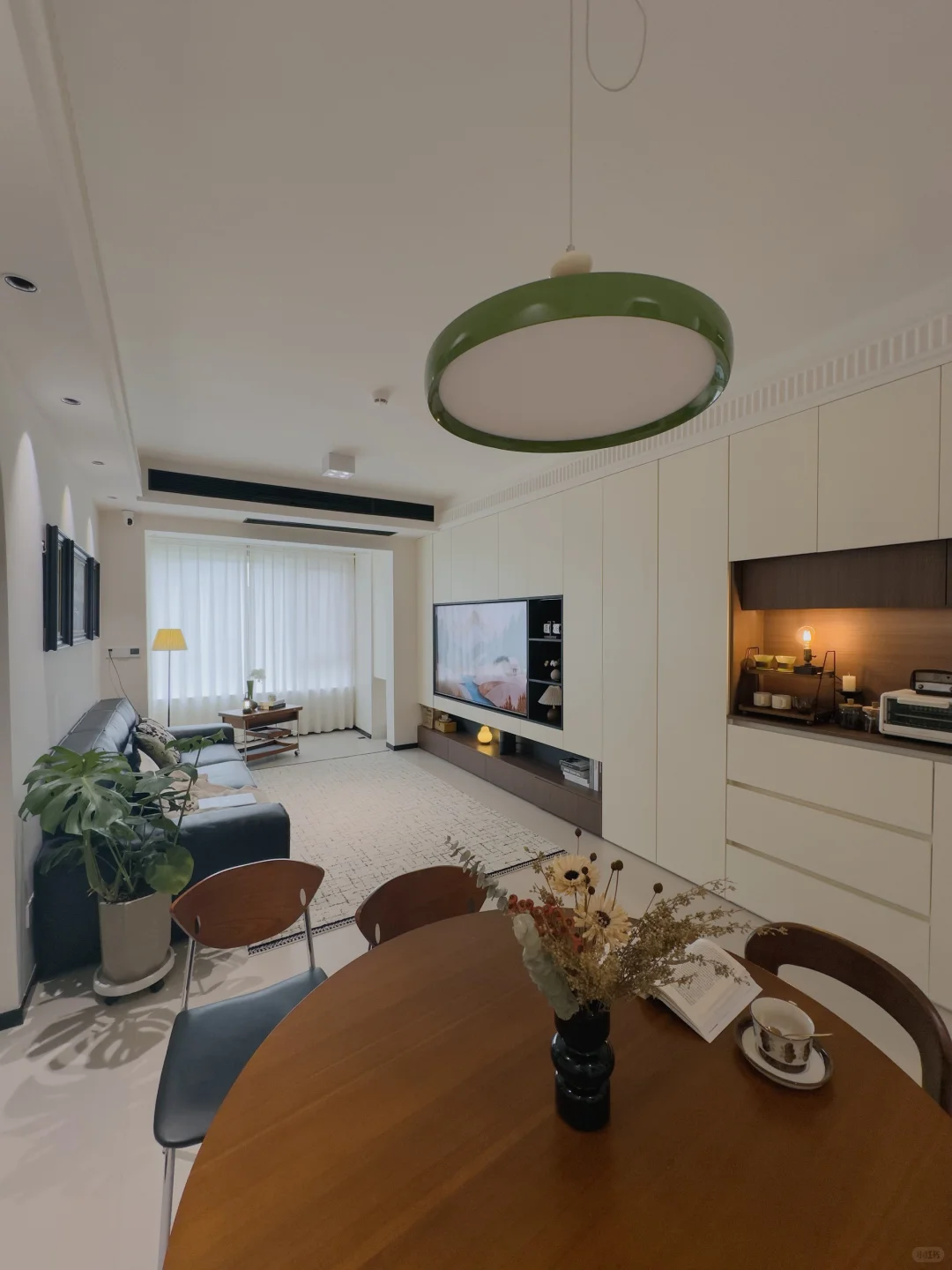 装修时被劝了八百遍别做满墙电视柜