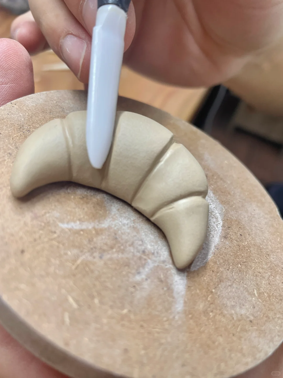 左滑烧制牛角包