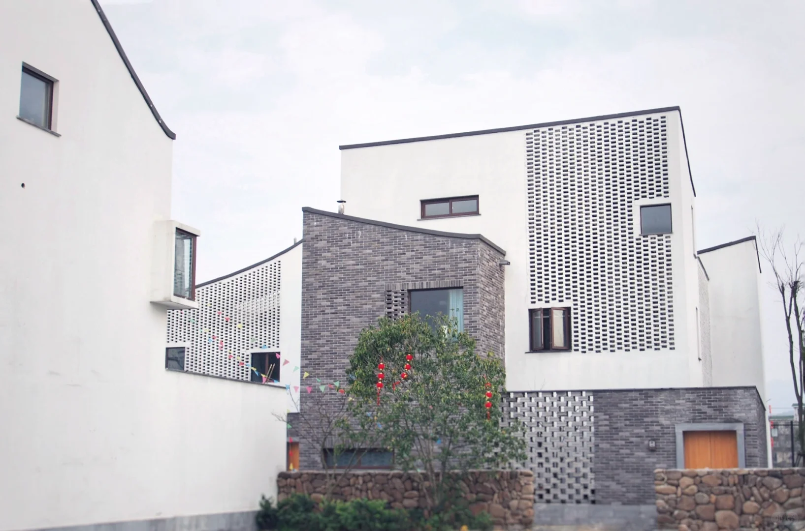 gad把吴冠中的画改造成最美回迁房：东梓关村