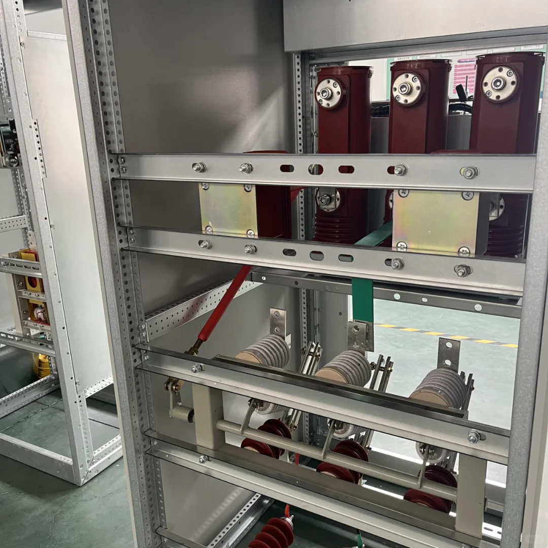 河南周口，电气设备！正在安装中！