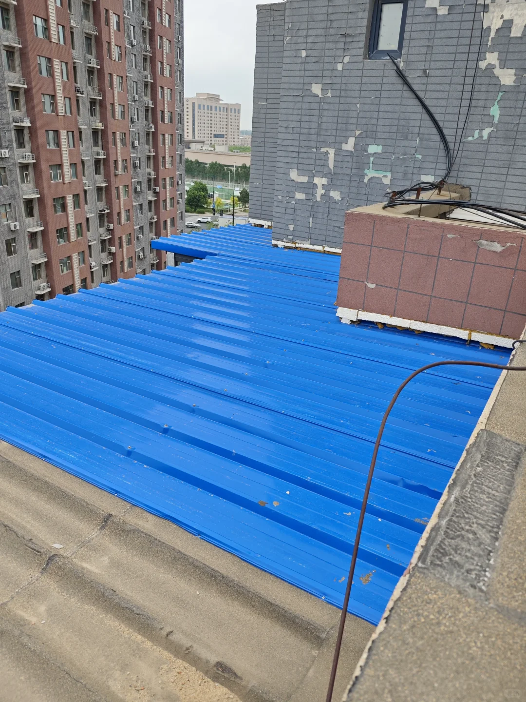 彩钢瓦防水，东方雨虹自粘卷材？还是火烤的