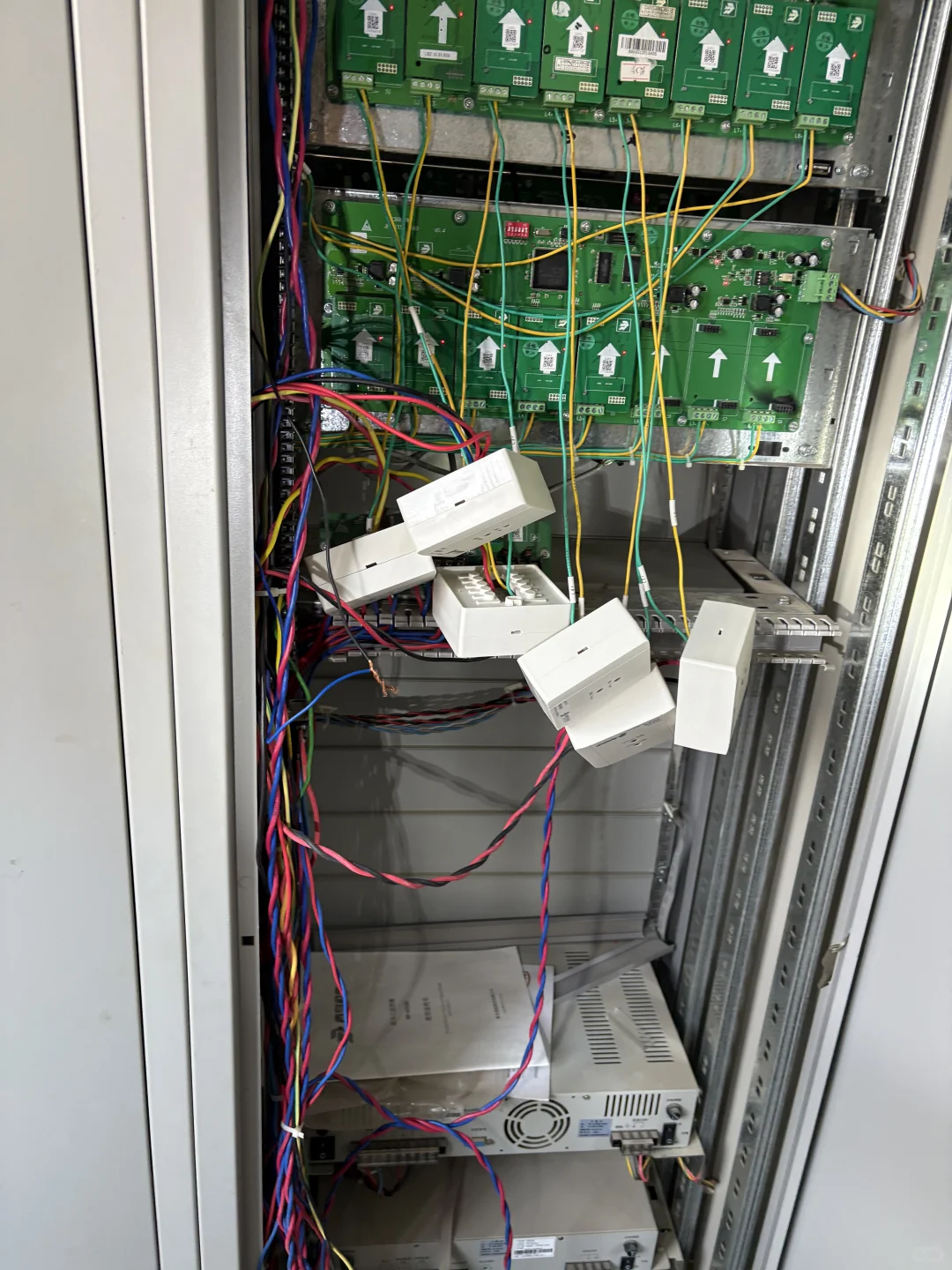 接了个活 消防电话40个无法通话