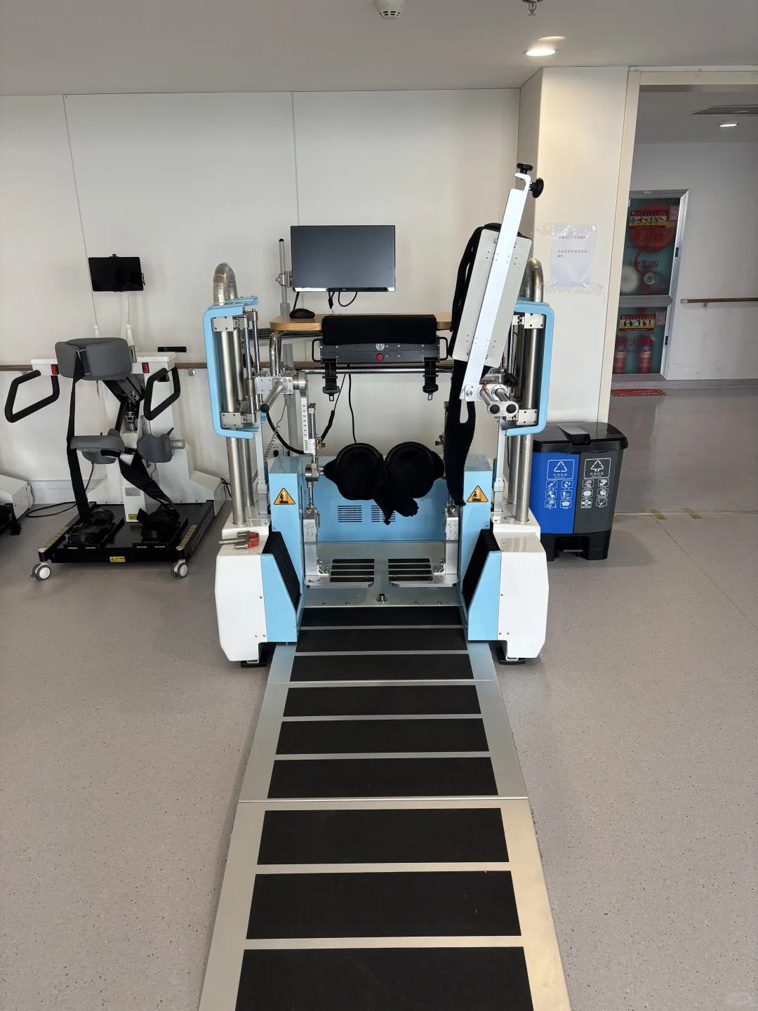 下肢康复治疗区的宝贝先亮相！