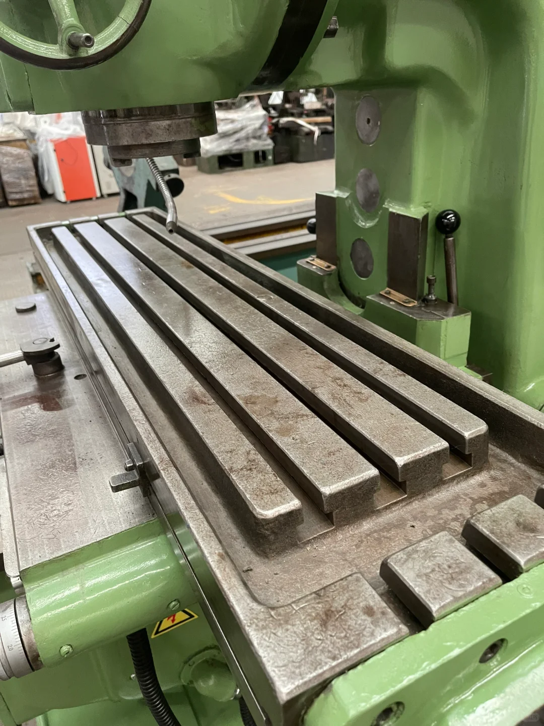 北京5032立式铣床