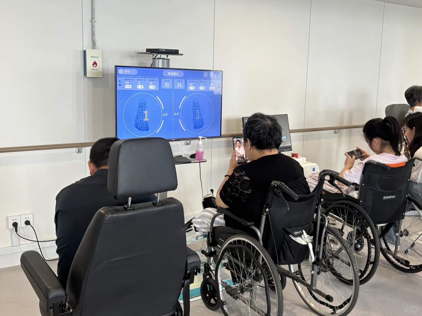 下肢康复治疗区的宝贝先亮相！