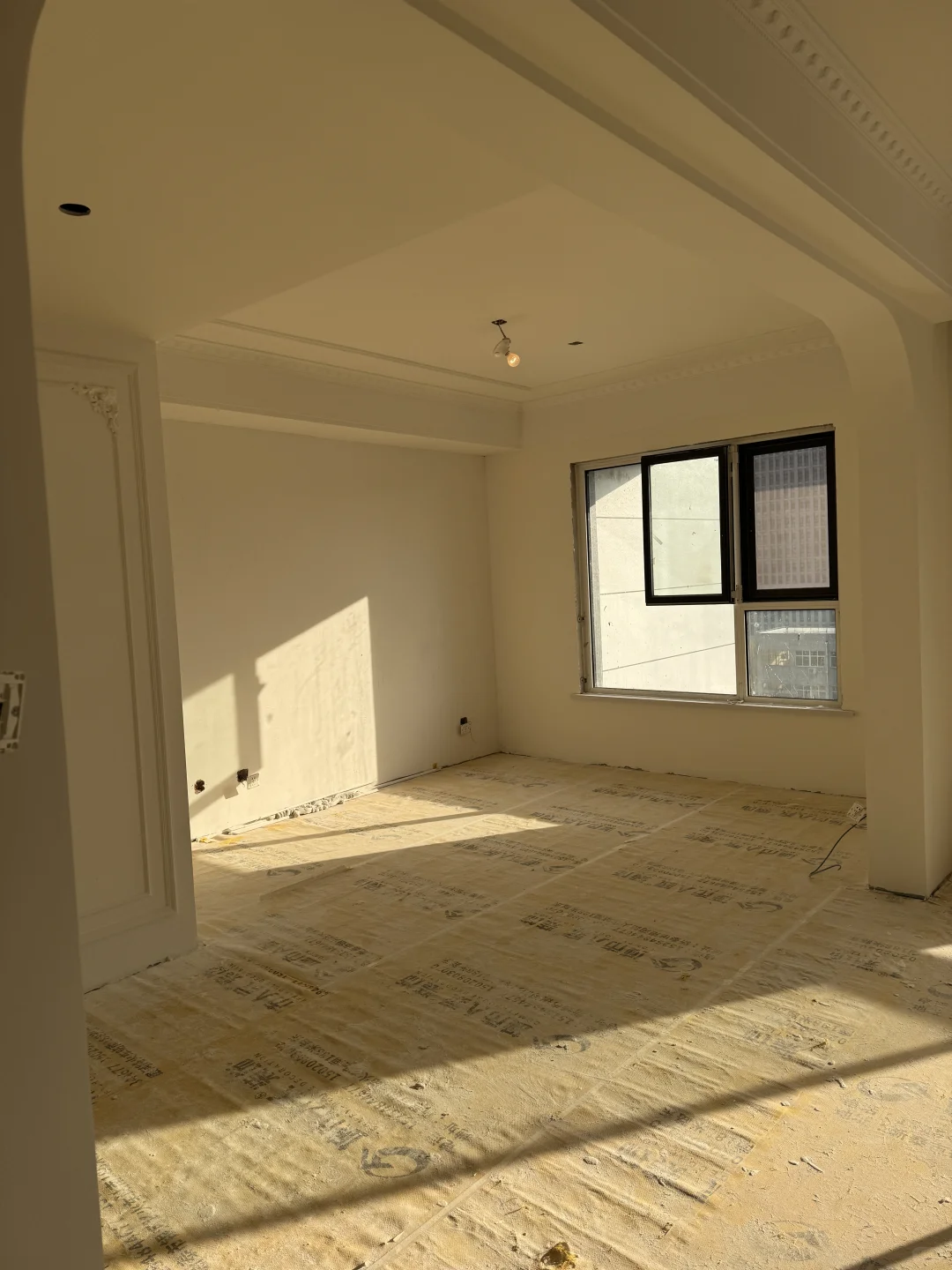 实际的珍珠白跟色卡是两模两样