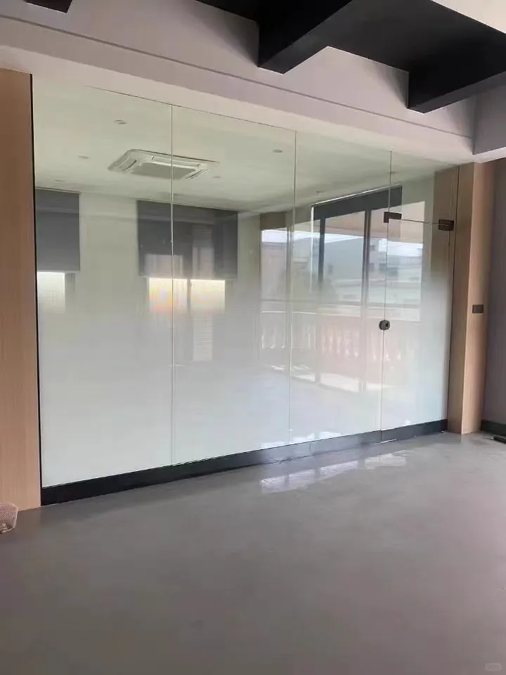 ⛳️近日成都玻璃贴施工案例!