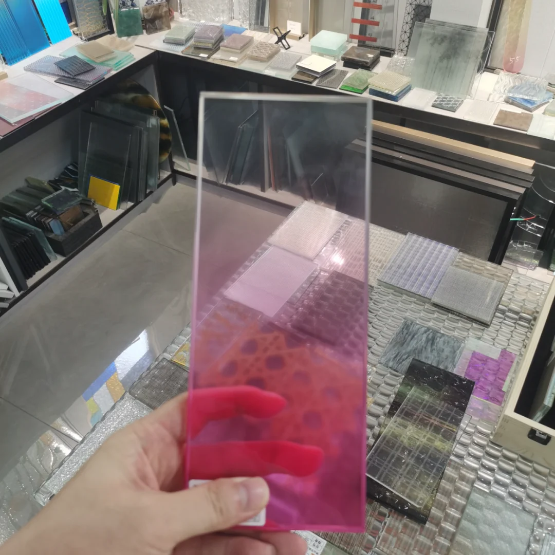 ✨渐变色玻璃:给空间加一层滤镜の美学