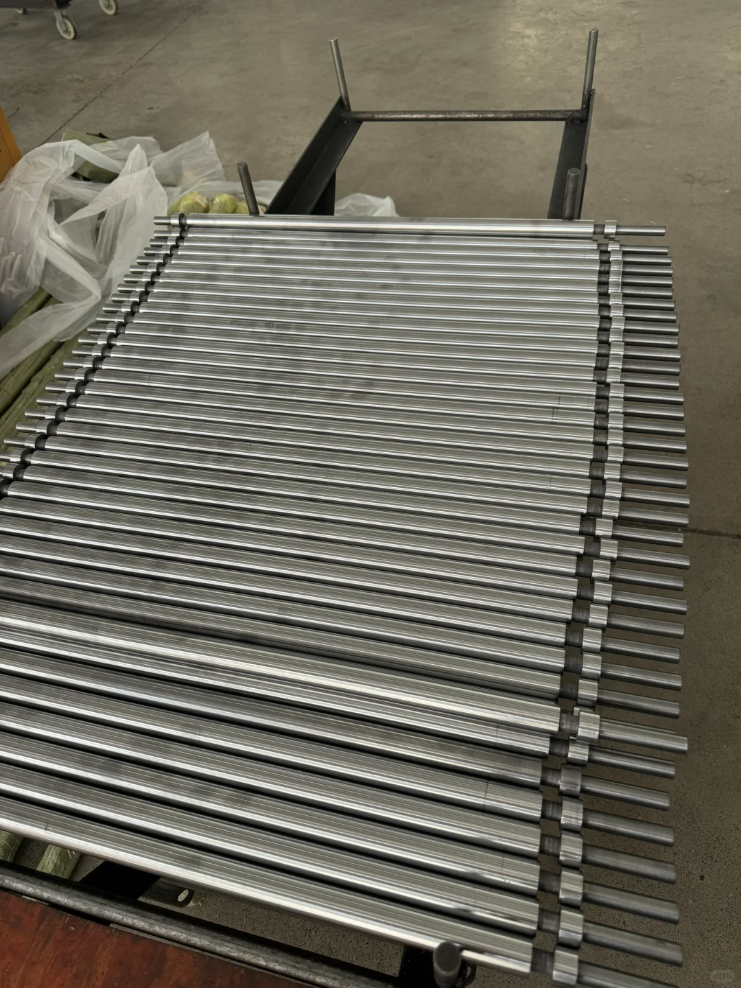 传动件生产厂家,专业生产导轨,光轴,丝杆。18