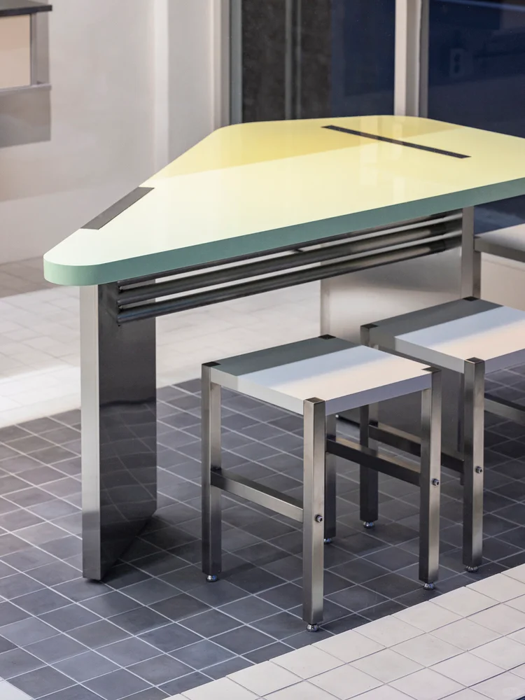 单面玻璃整合室内也是一种门头设计