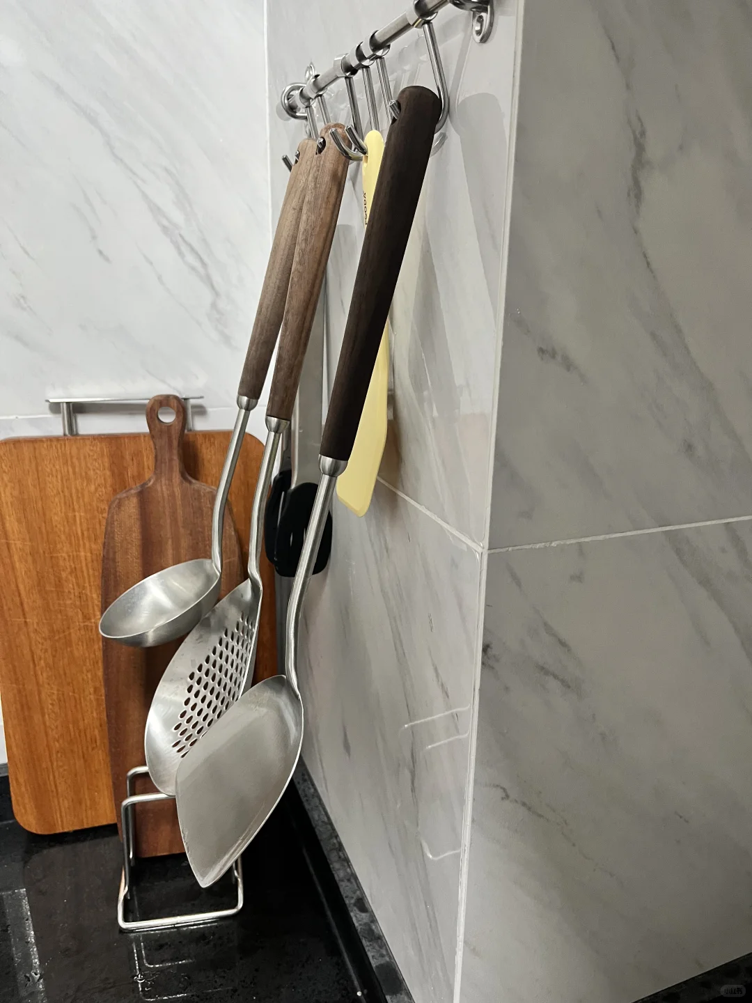 你们买墙上挂钩的人嘴是真严呀~