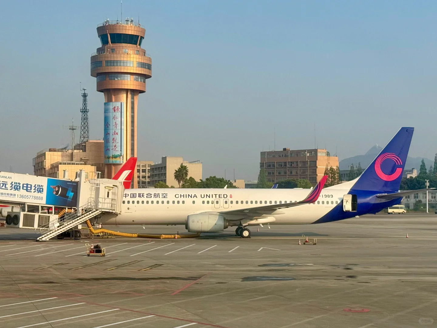 交换一张你在航站楼里拍的飞机✈