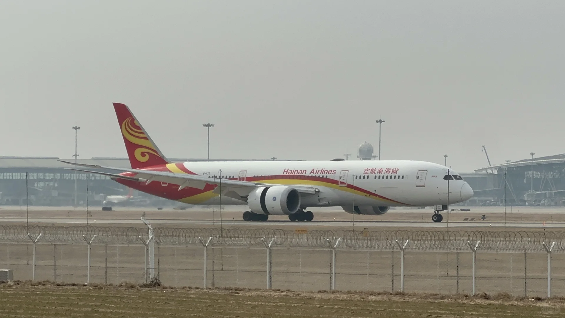 【济南遥墙国际机场】又来拍飞机，三架宽体机。