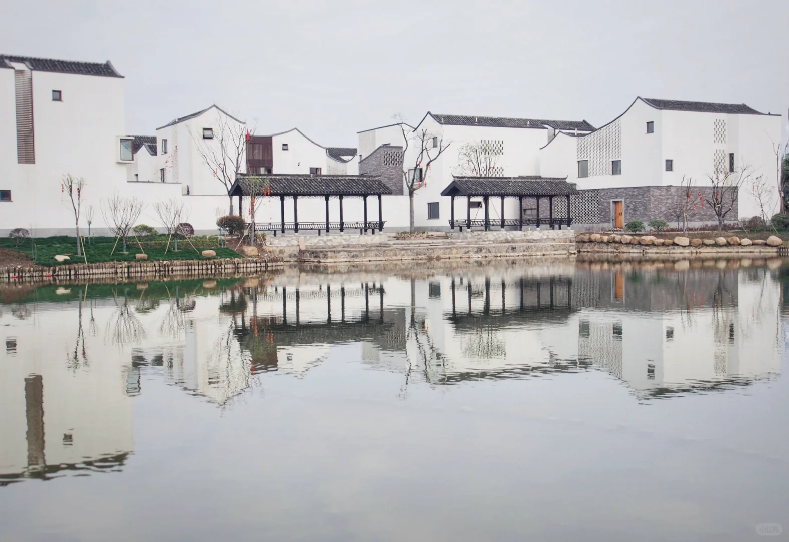 gad把吴冠中的画改造成最美回迁房：东梓关村