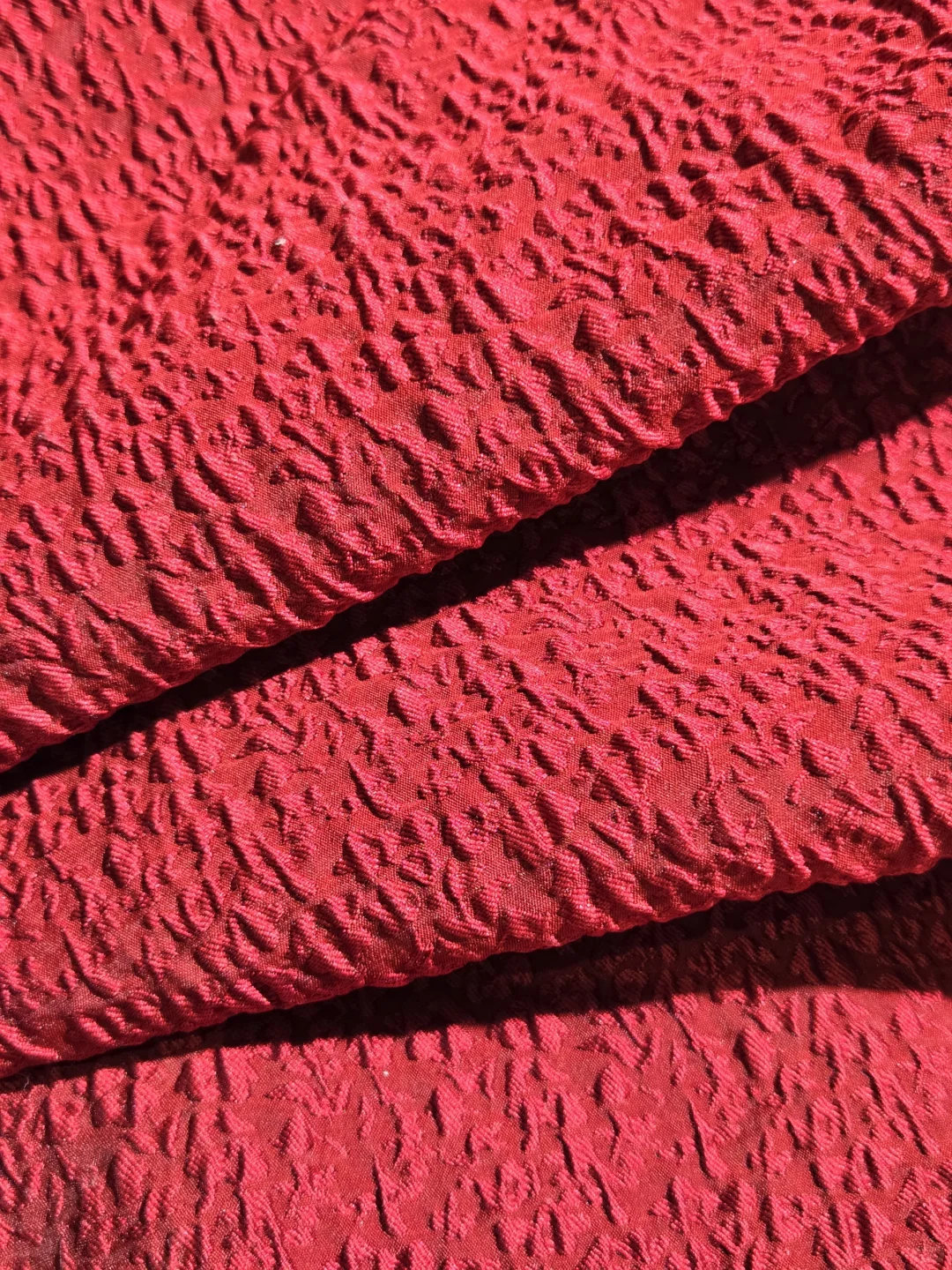 ?小众面料分享：褶皱浮雕提花