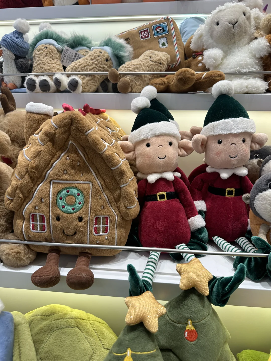 这里好多玩偶?好喜欢