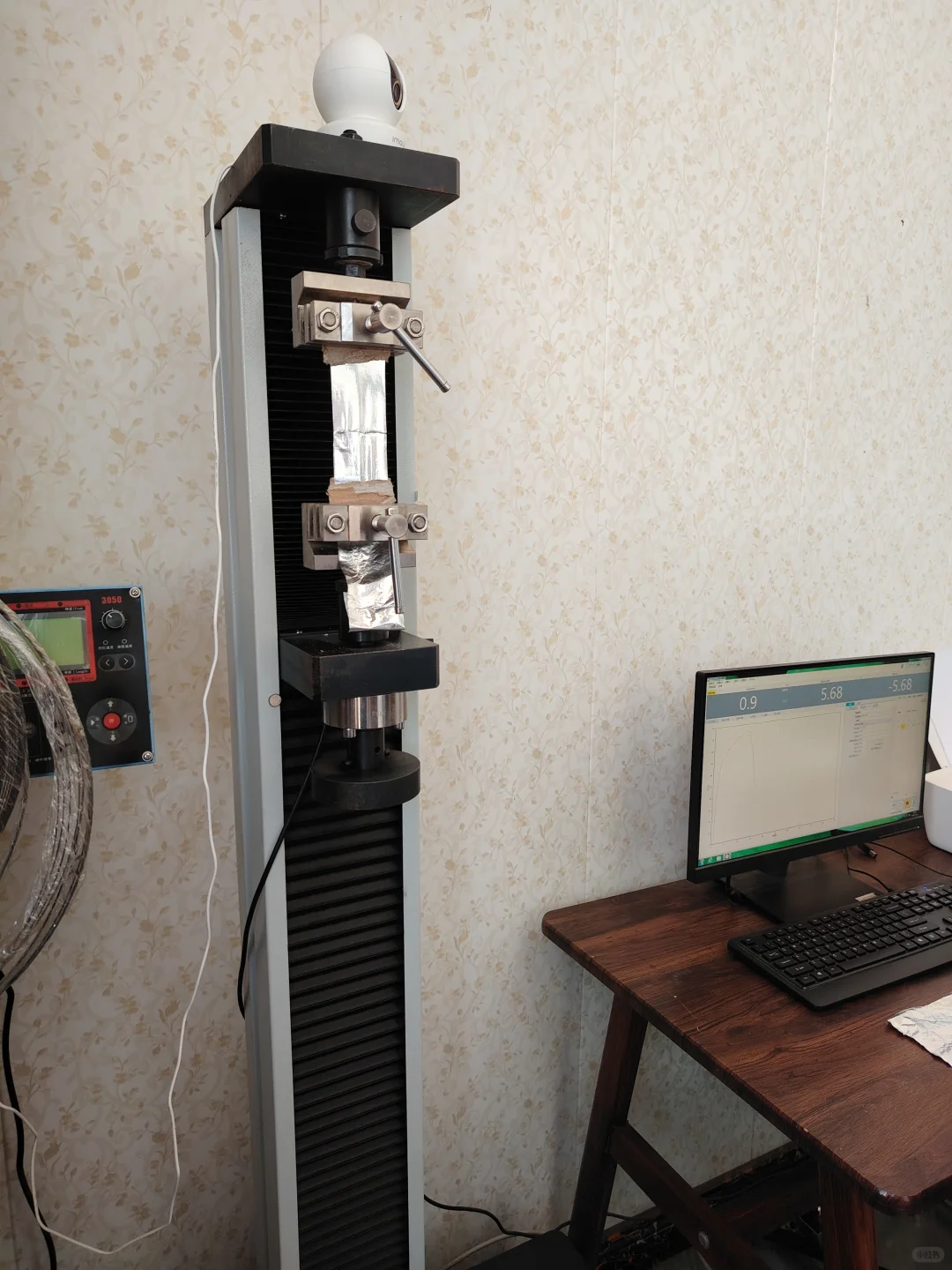 工厂的检测设备