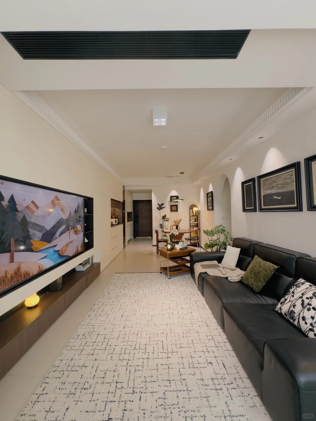 装修时被劝了八百遍别做满墙电视柜