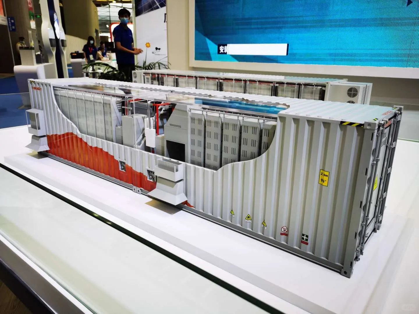 仿真绿色能源沙盘，直观呈现发电储输全流程