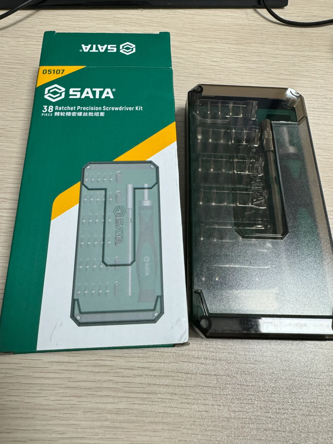 男生工具好用推荐之工具篇 SATA螺丝刀套组