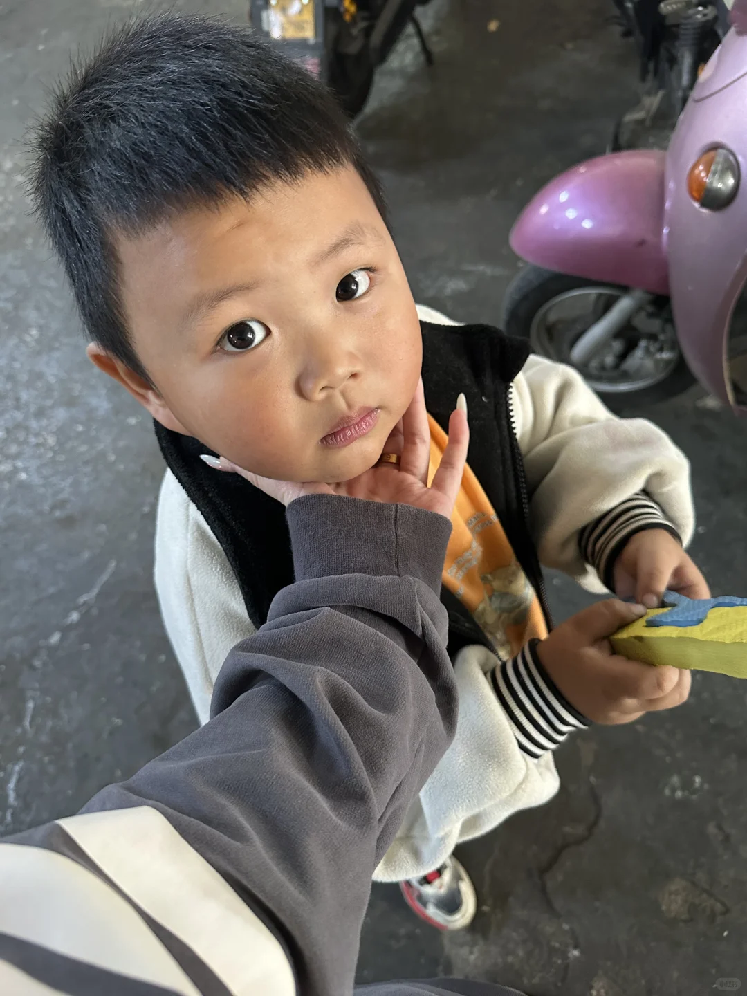 00后江苏独生女毕业回家帮忙第三天