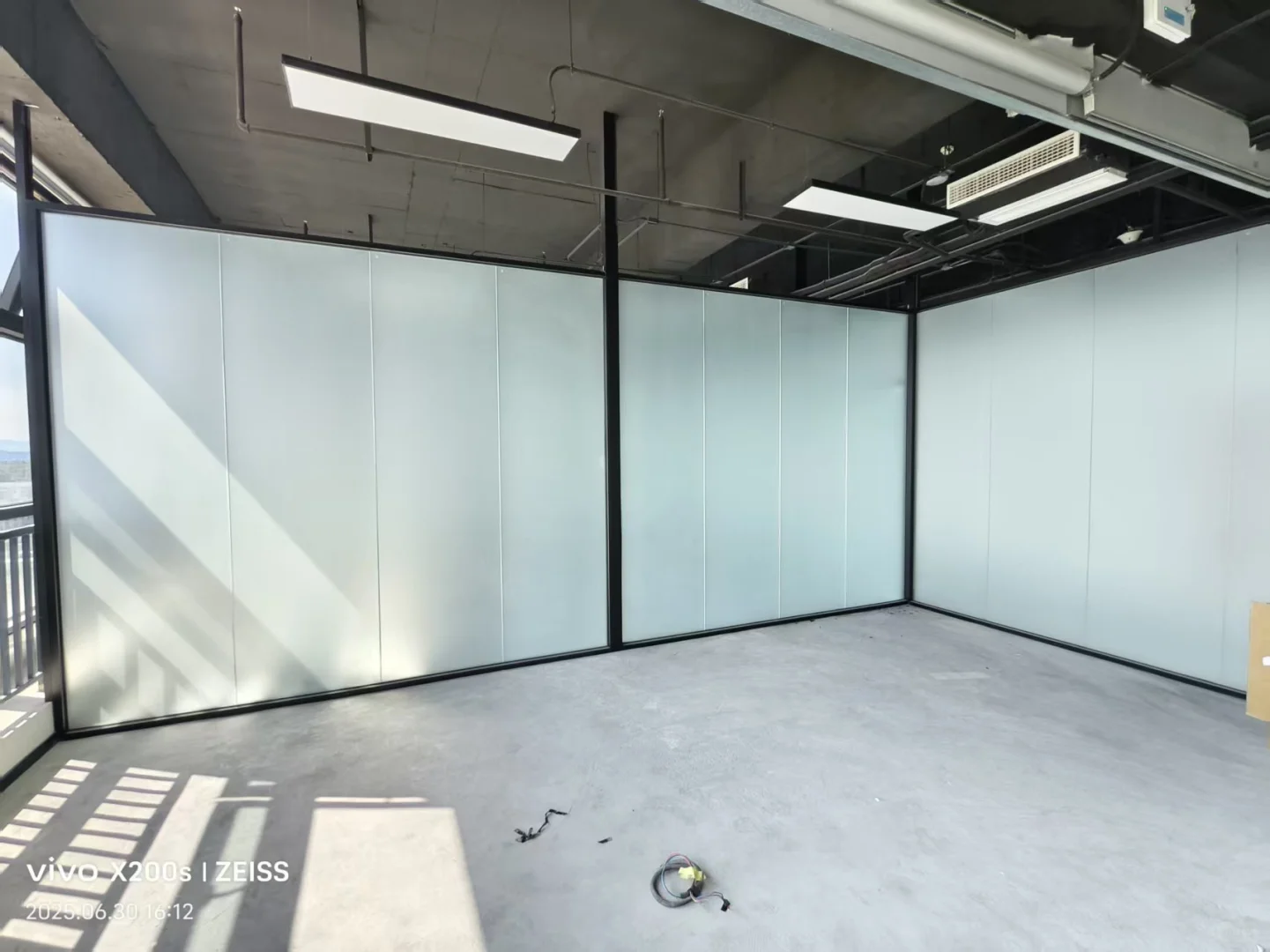 四川成都厂家直销办公室玻璃隔断墙