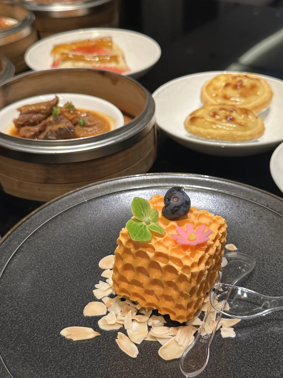 一桌子的预制菜…叹气