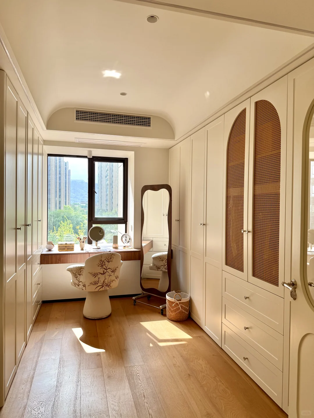 朋友来参观我家后说，难怪我不爱出门。。。