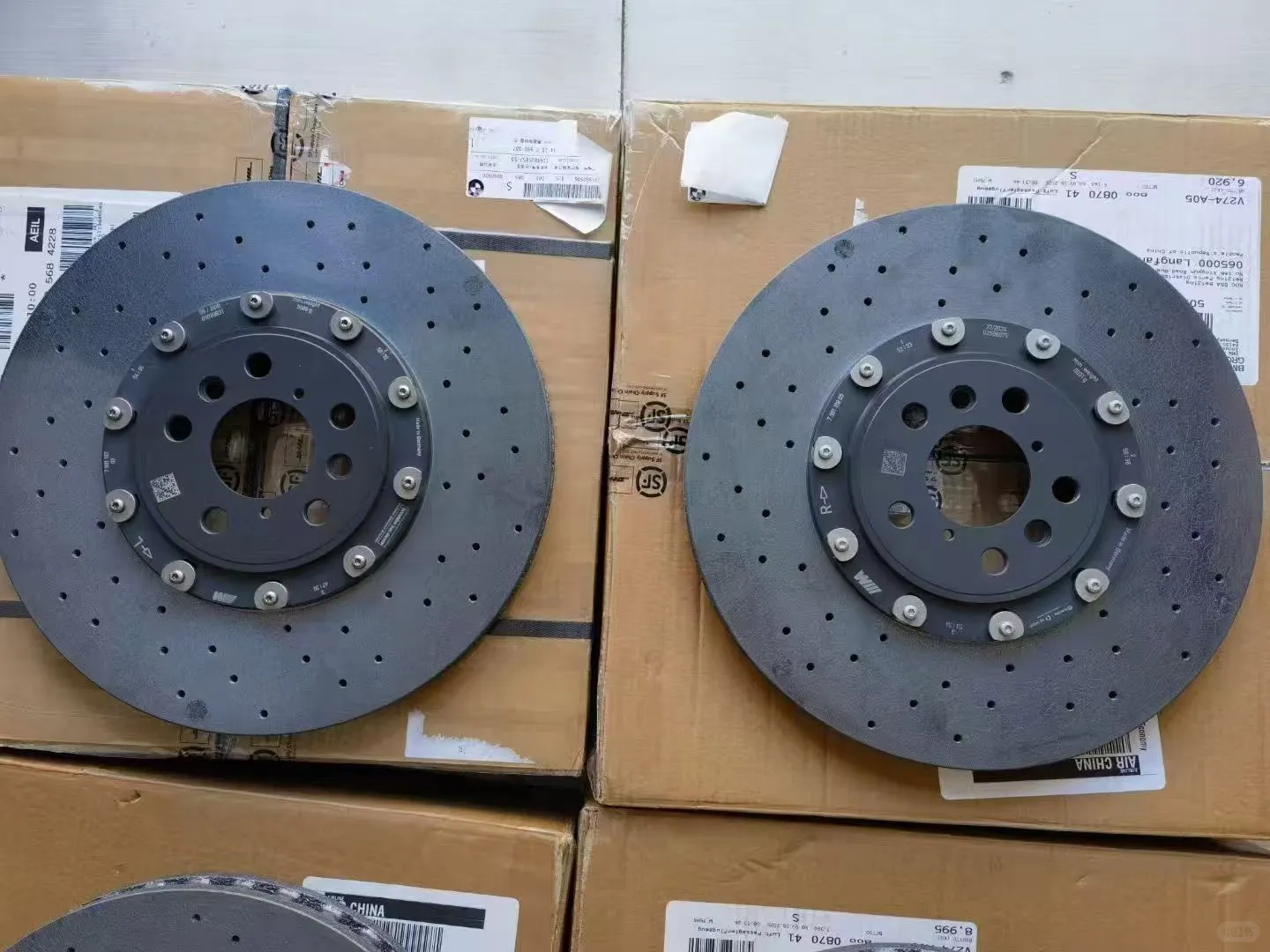 宝马刹车盘到货、宝马全系配件齐全