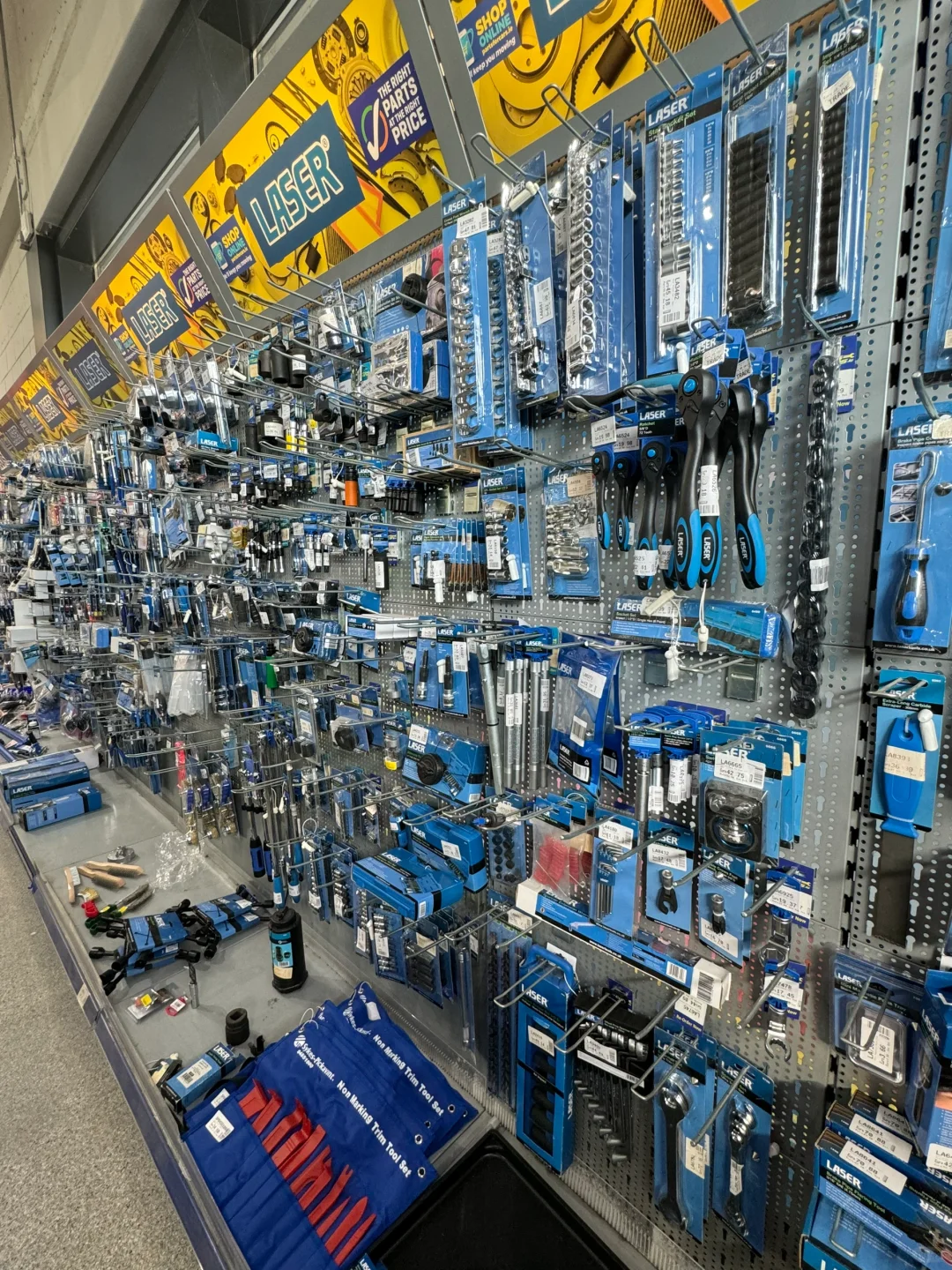 ??都柏林汽车配件店